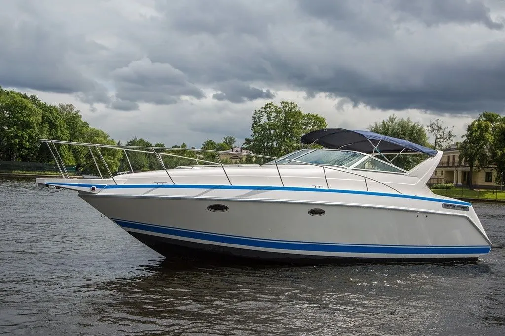 Rent a 11.5m Boat in Saint Petersburg