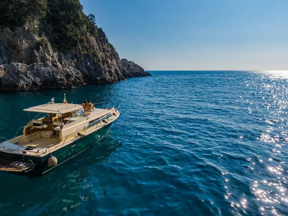 Commodoro 2 Charterboot - 5