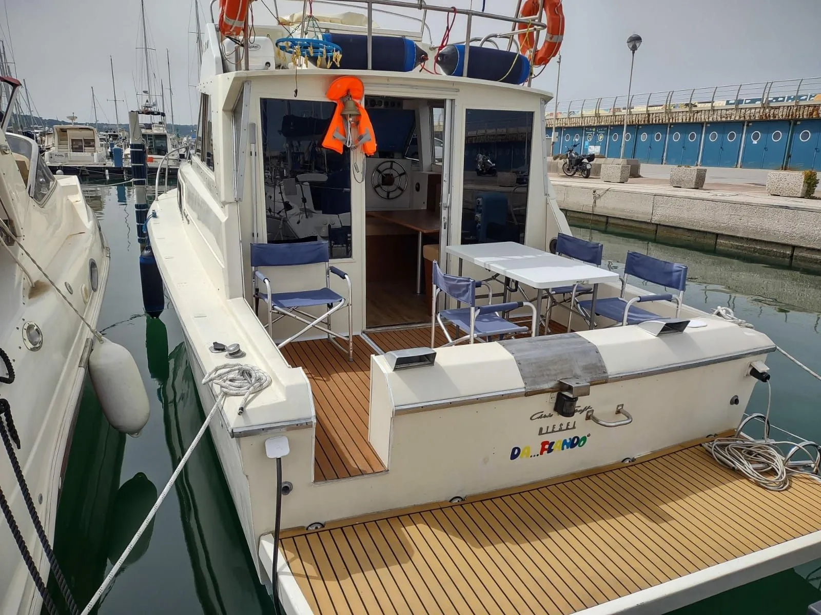 Flando Charter Boat