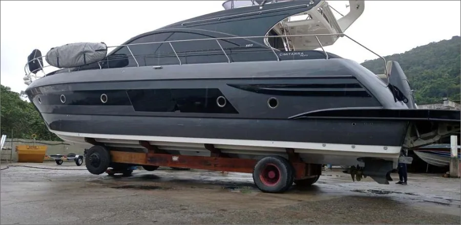 Rent a 18m Boat in Guarujá