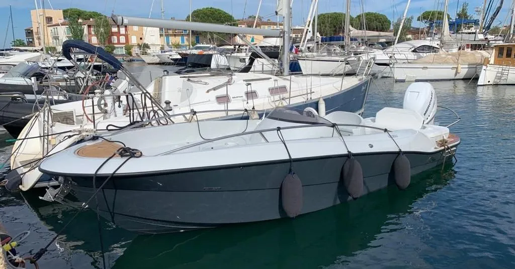 7.5m Grimaud Motor Boat Hire
