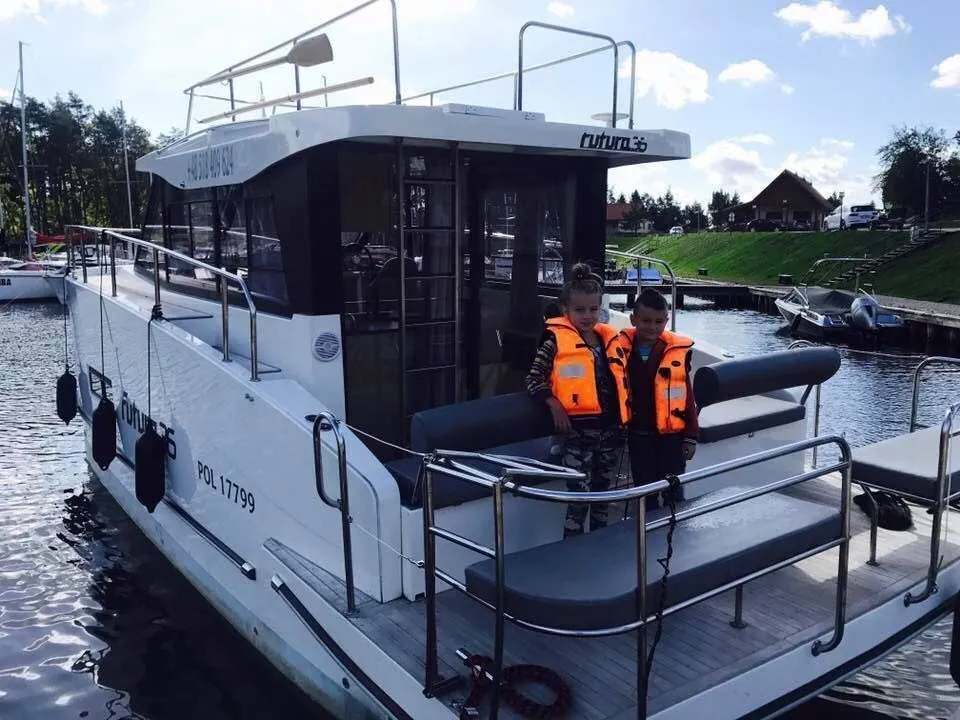 Carmelia 2 Charter Boat