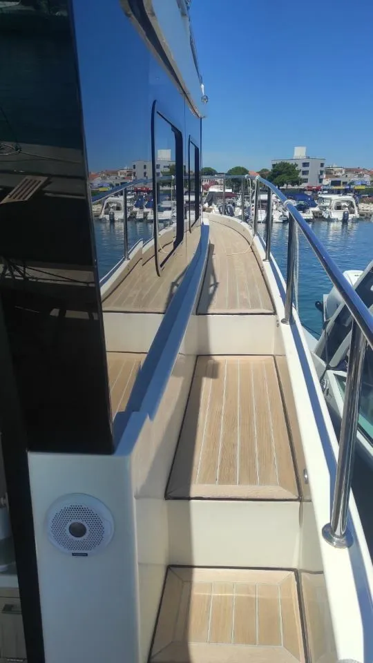 Batu Charter Boat
