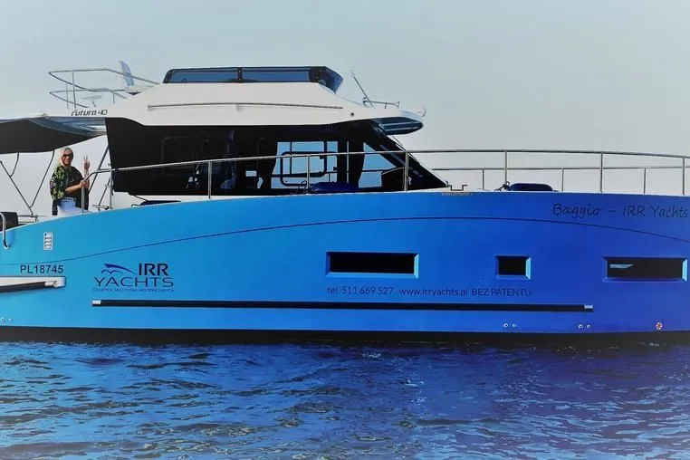 Rent a 12m House Boat in Stare Sady