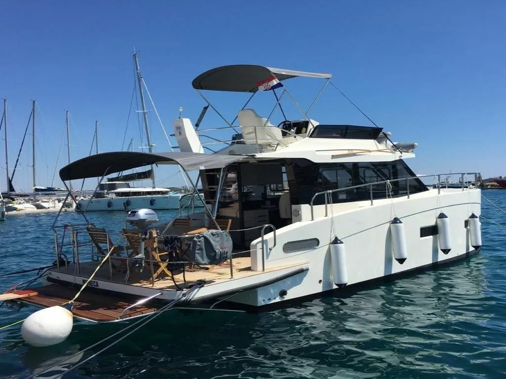 Rent a 11.4m Cobra Futura 40 in Tribunj