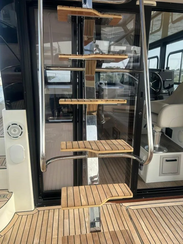 Muneca Charter Boat