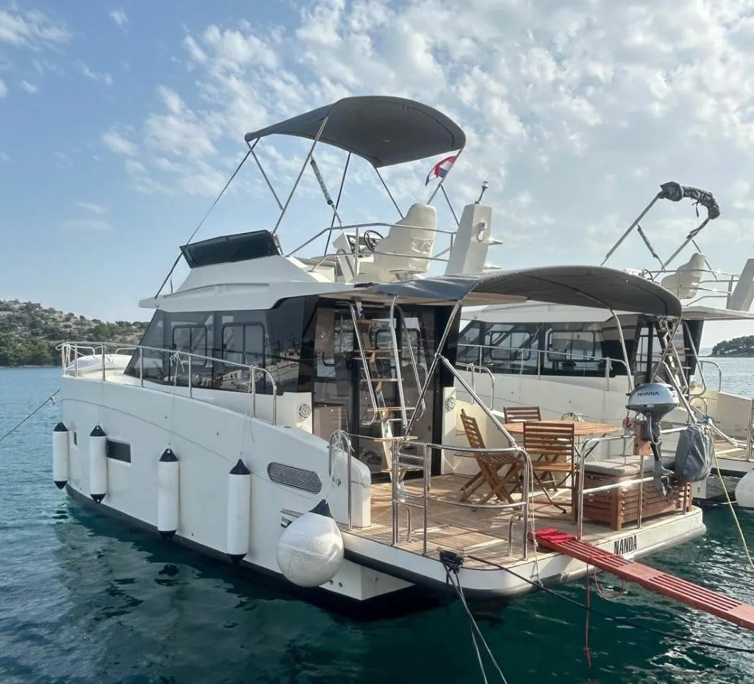 Nanda Charter Boat