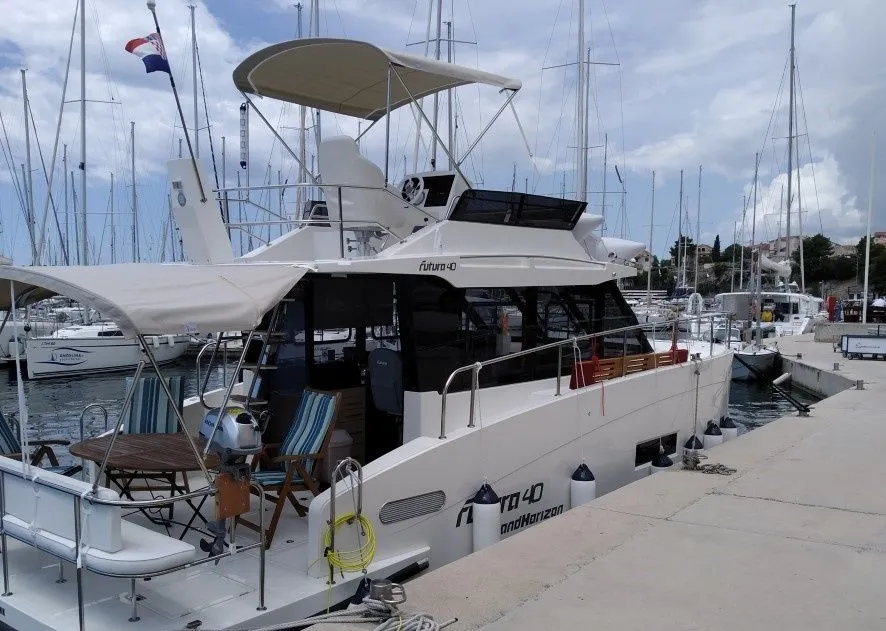 Charter a 11.4m Motor Yacht in Trogir