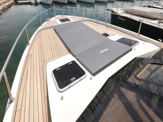 Samum 150km Charter Boat