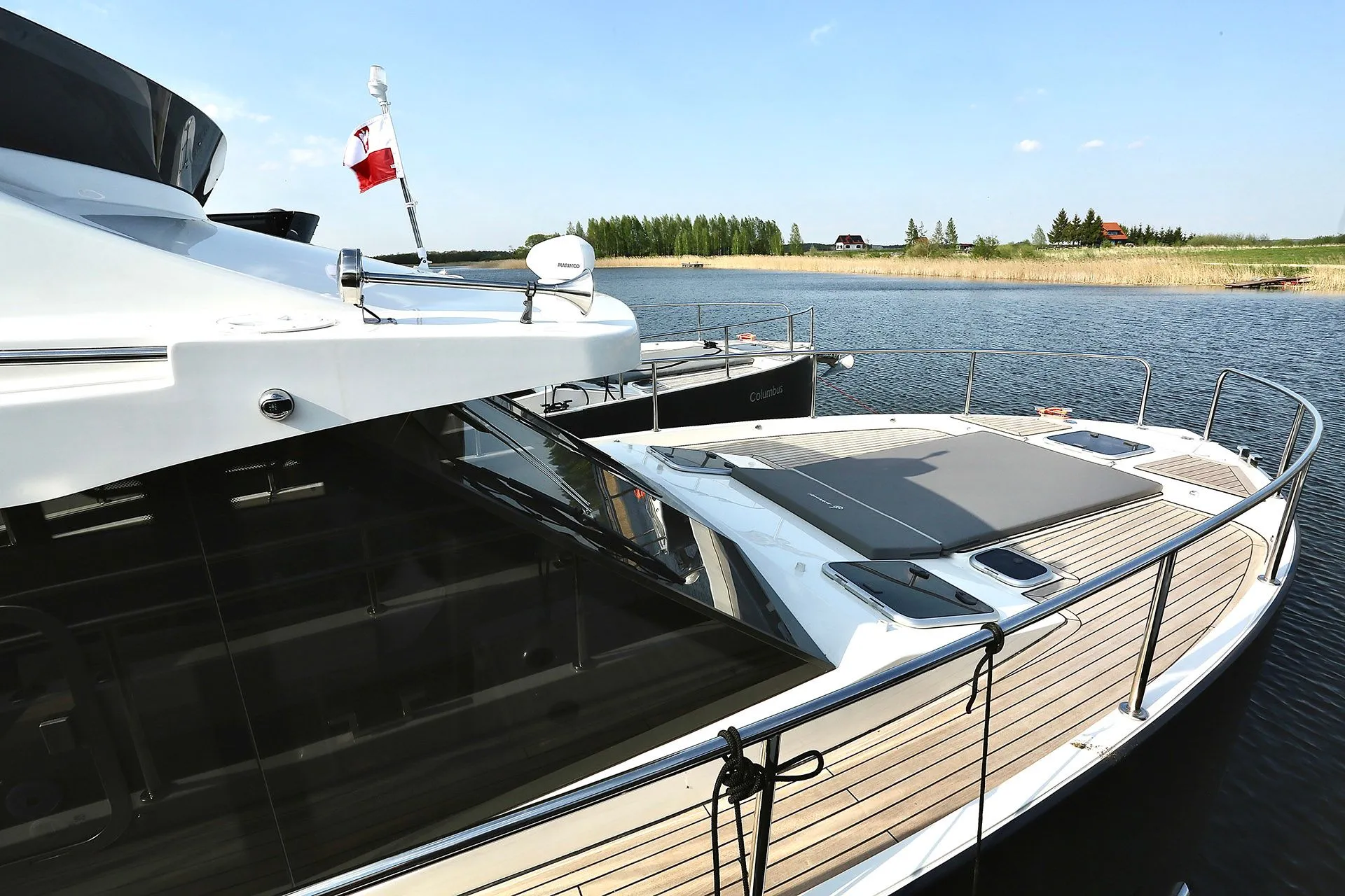 Charter a 12m Motor Yacht in Mikolajki