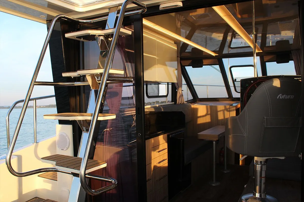 Varia Charter Boat