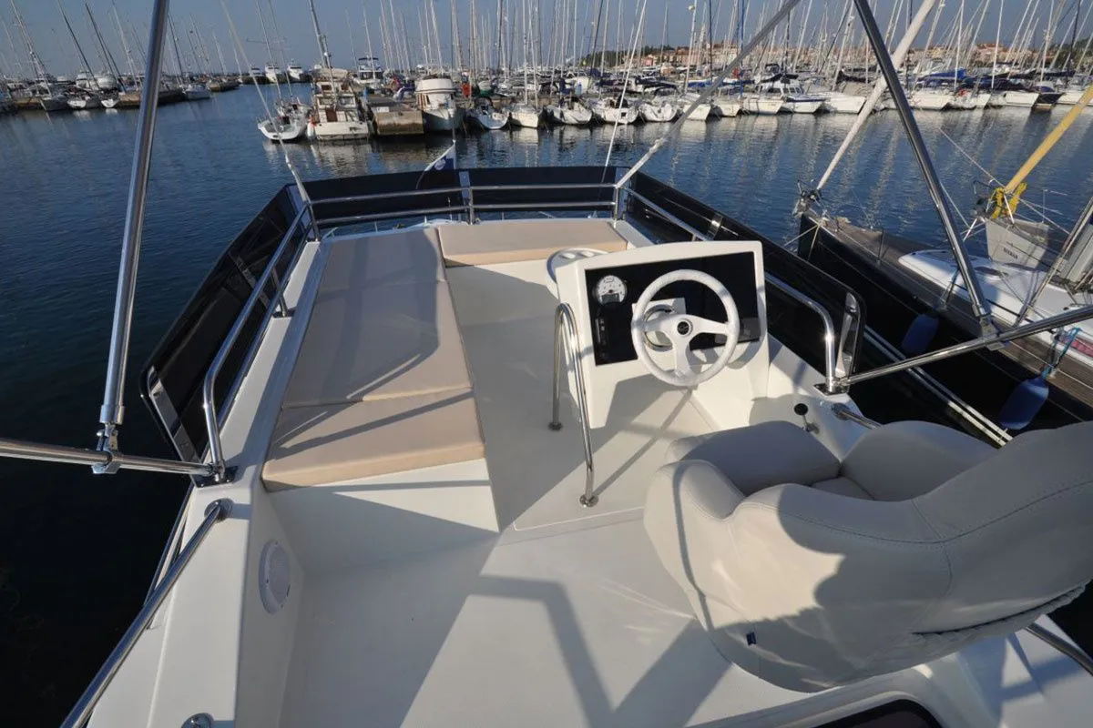 Versus Charter Boat