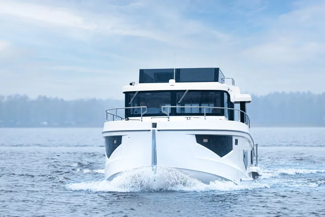 Charter a 13.1m Cobra Futura 42 Maestro Motor Yacht in Stare Sady