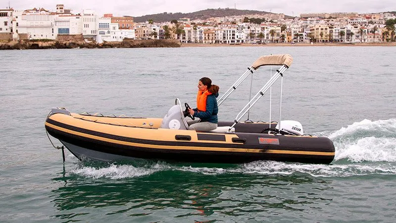 Rent a 4.8m Motor Boat in Blanes