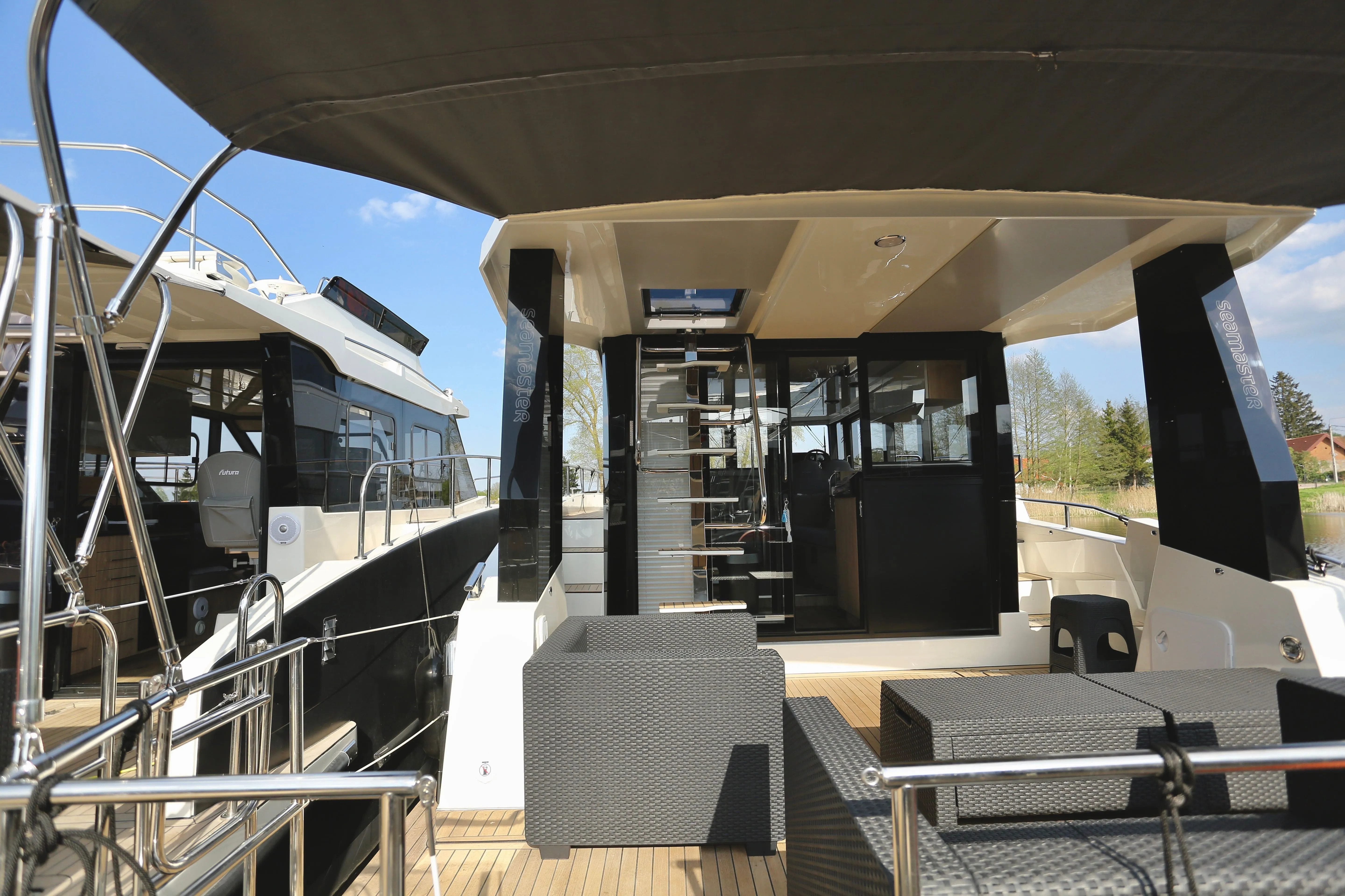 Charter a 13.5m Motor Yacht in Mikolajki