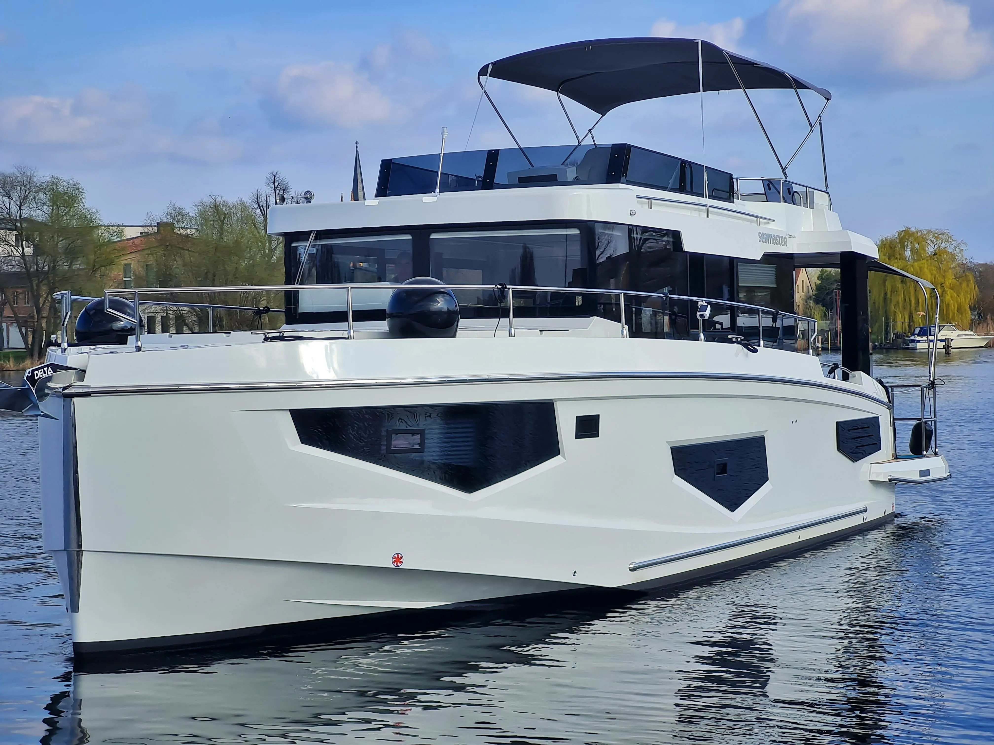 Rent a 13.5m Motor Yacht Cobra Seamaster 45 in Werder