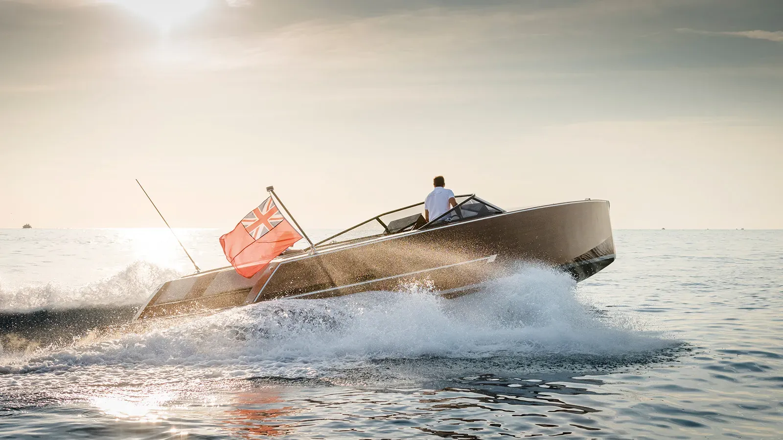 Rent a 10.46m Motor Yacht Cockwells Titian in Saint-Laurent-du-Var