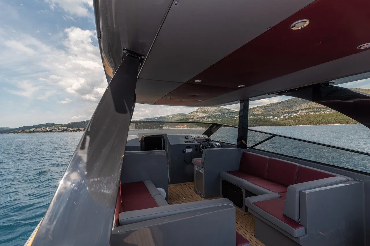 No Name Charterboot - 5