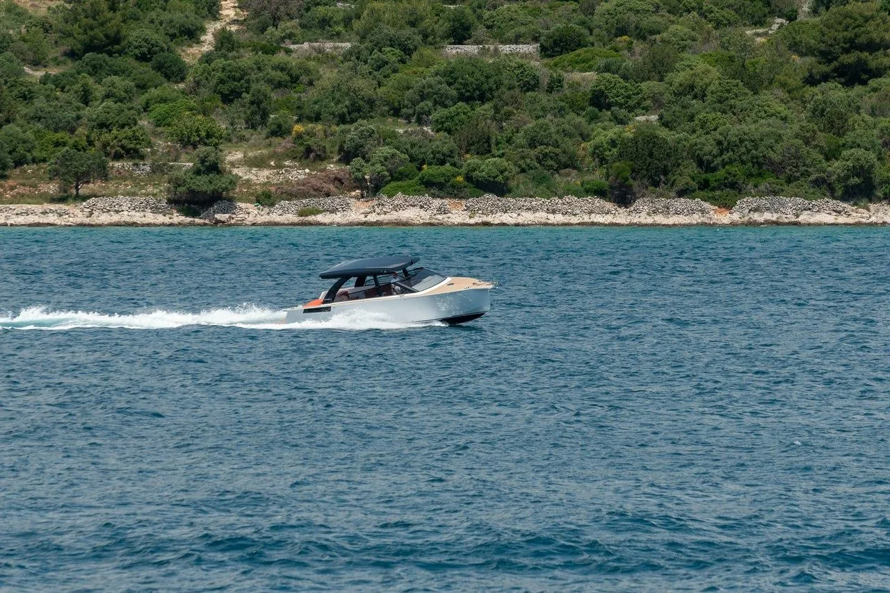 No Name Charterboot - 4