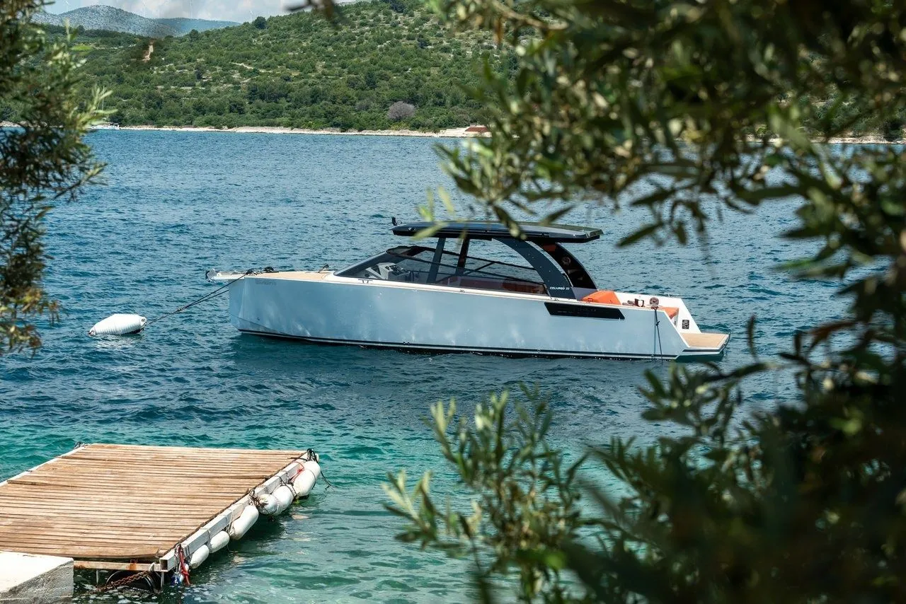 No Name Charterboot - 3