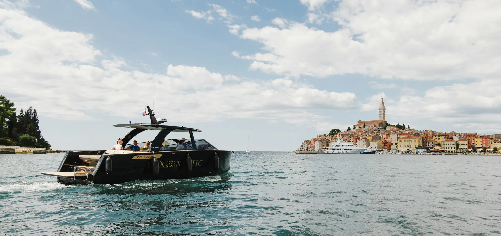 Charter a 11.38m Motor Yacht Colnago 35 in Rovinj