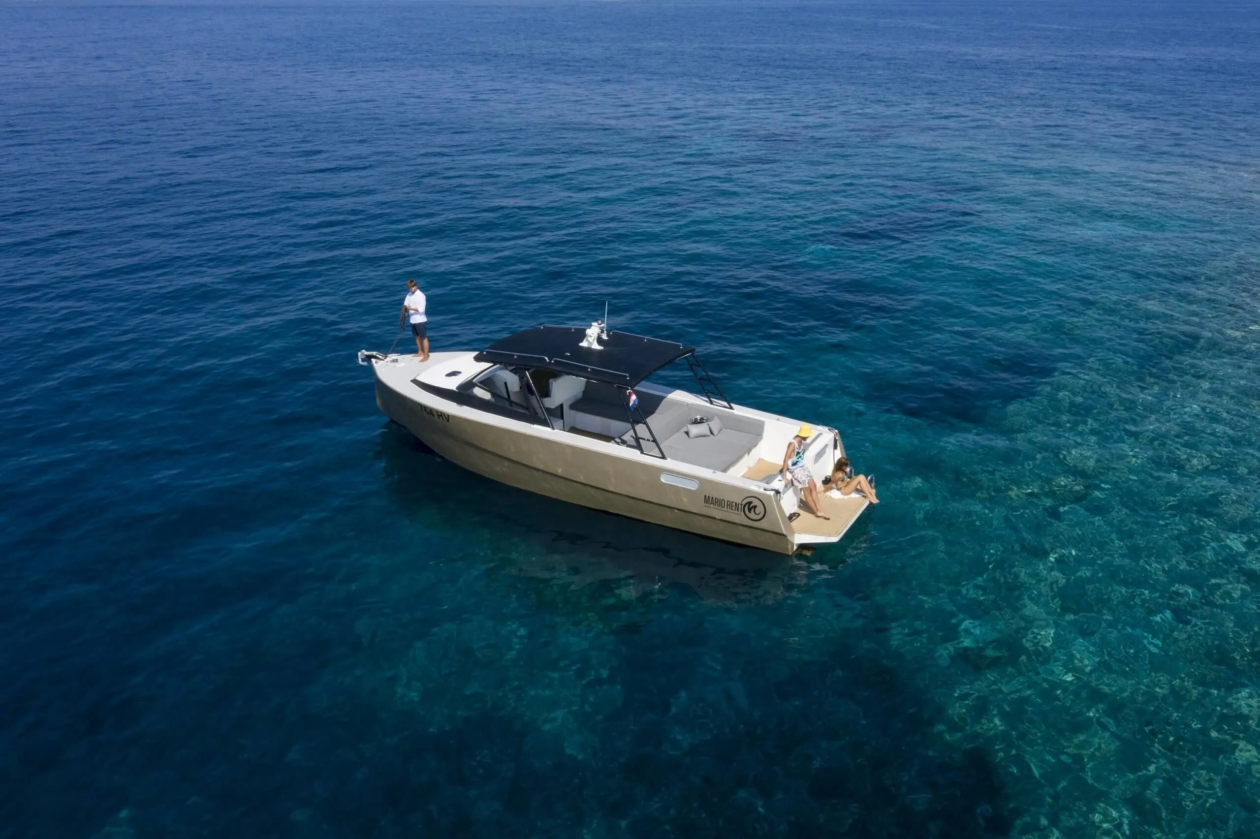 Explore Hvar on a 11m Rental Motor Yacht Colnago 37