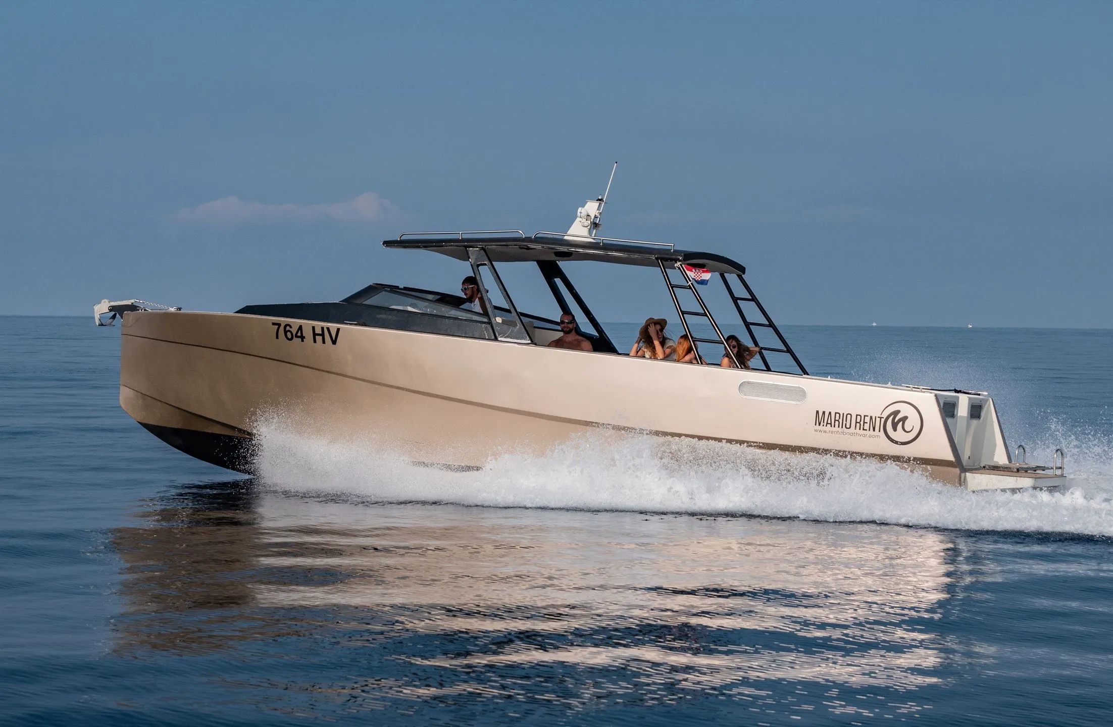 Explore Hvar on a 11m Rental Motor Yacht Colnago 37