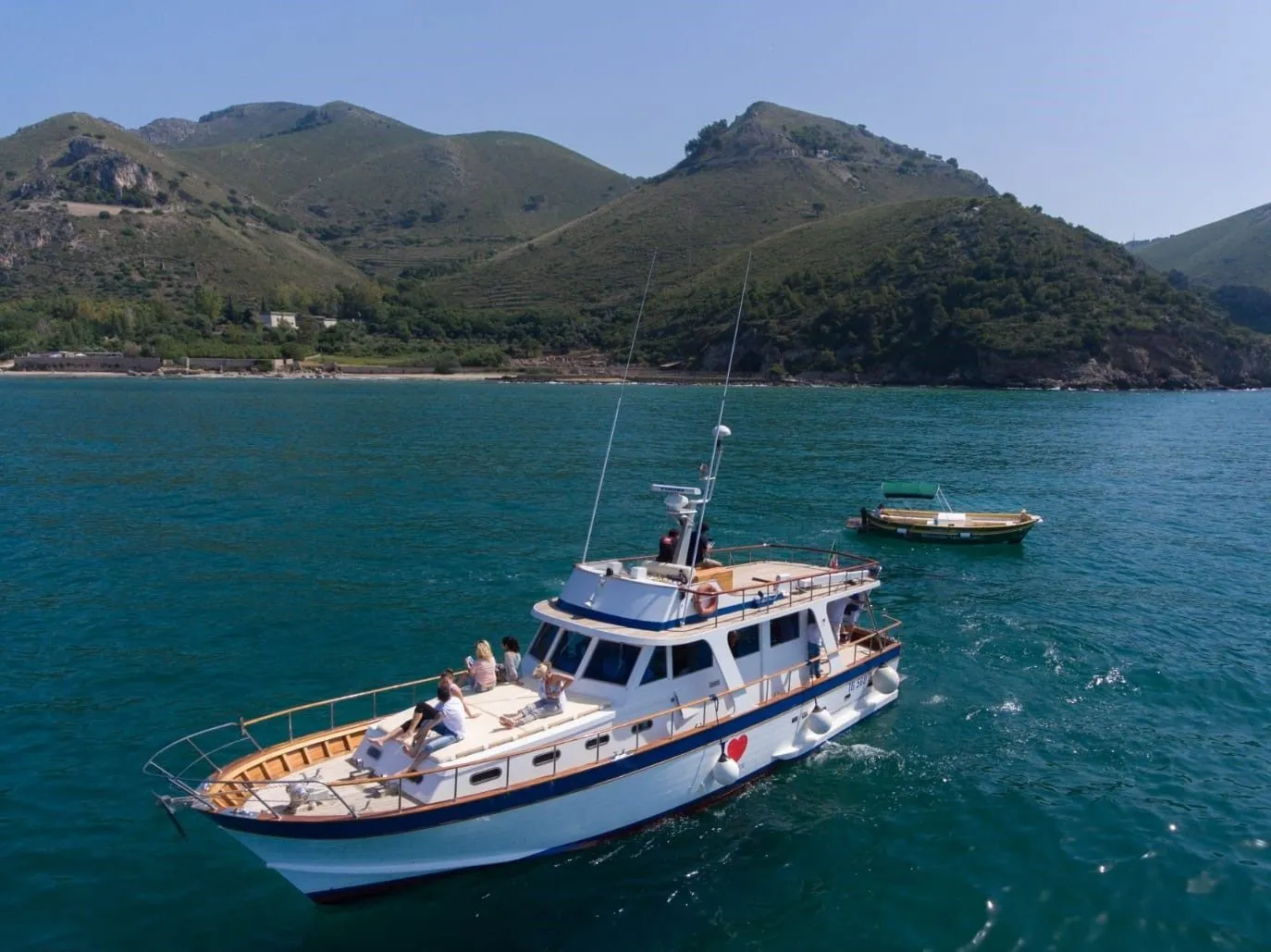 16m Naples Comena 50 Hire