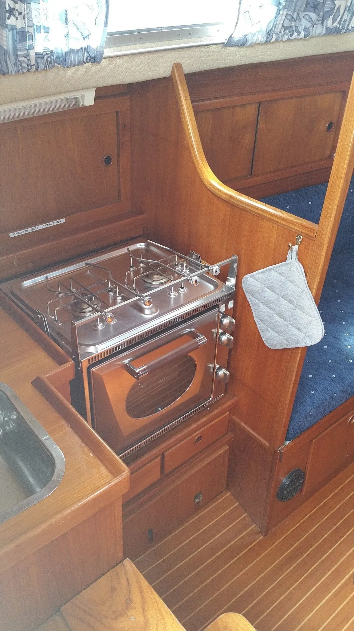 Dawn Charter Boat
