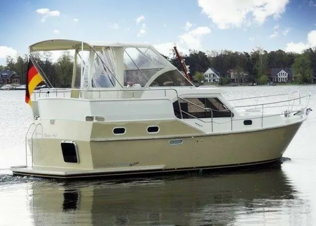 Explore Zehdenick on a 9.2m 2 Cabin Motor Yacht Rental