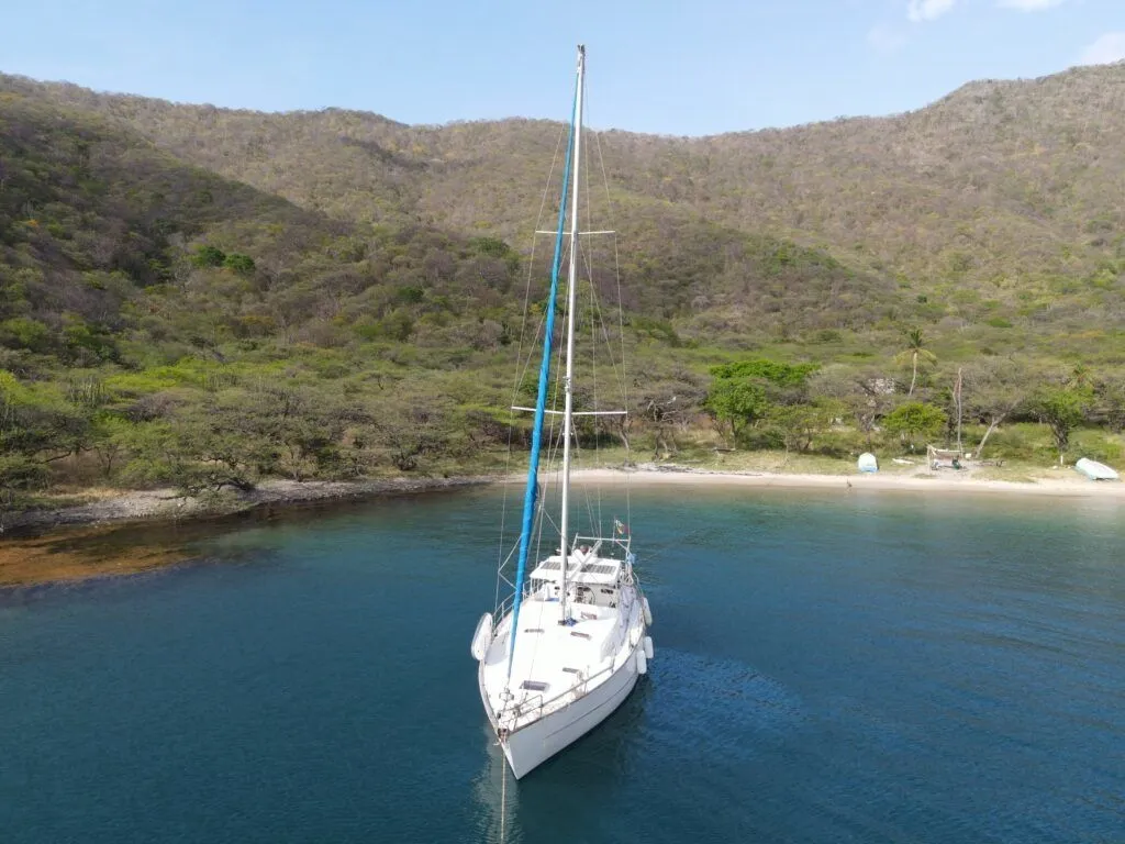 Artivela Charter Boat