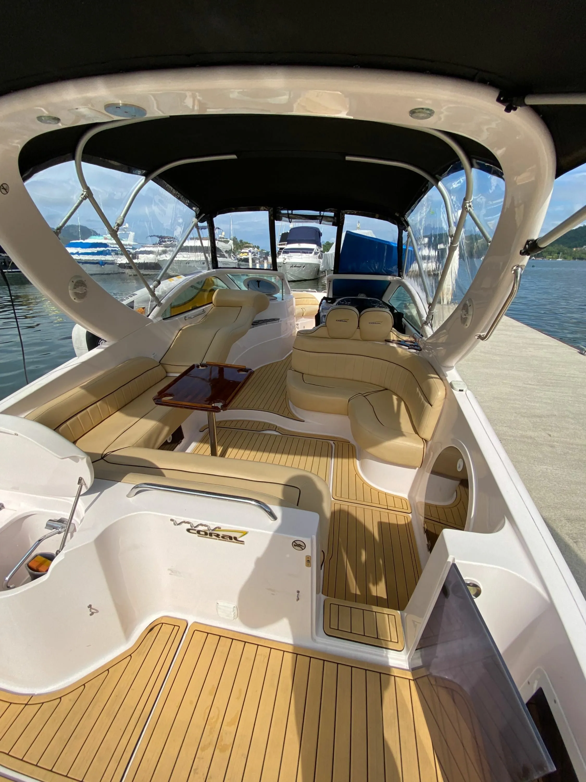 Explore Rio de Janeiro on a 9.14m Rental Boat