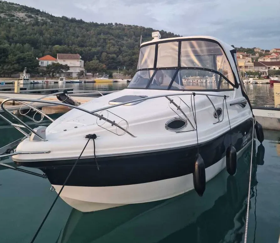 7.5m Drage Boat Hire