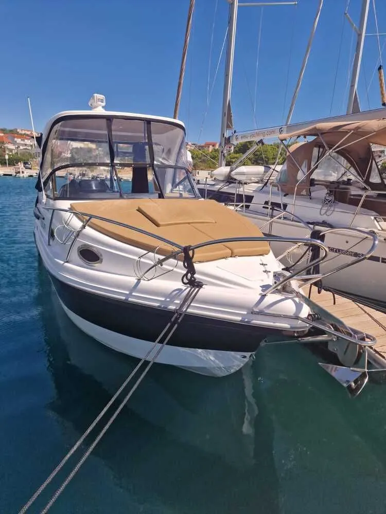 7.5m Drage Boat Hire