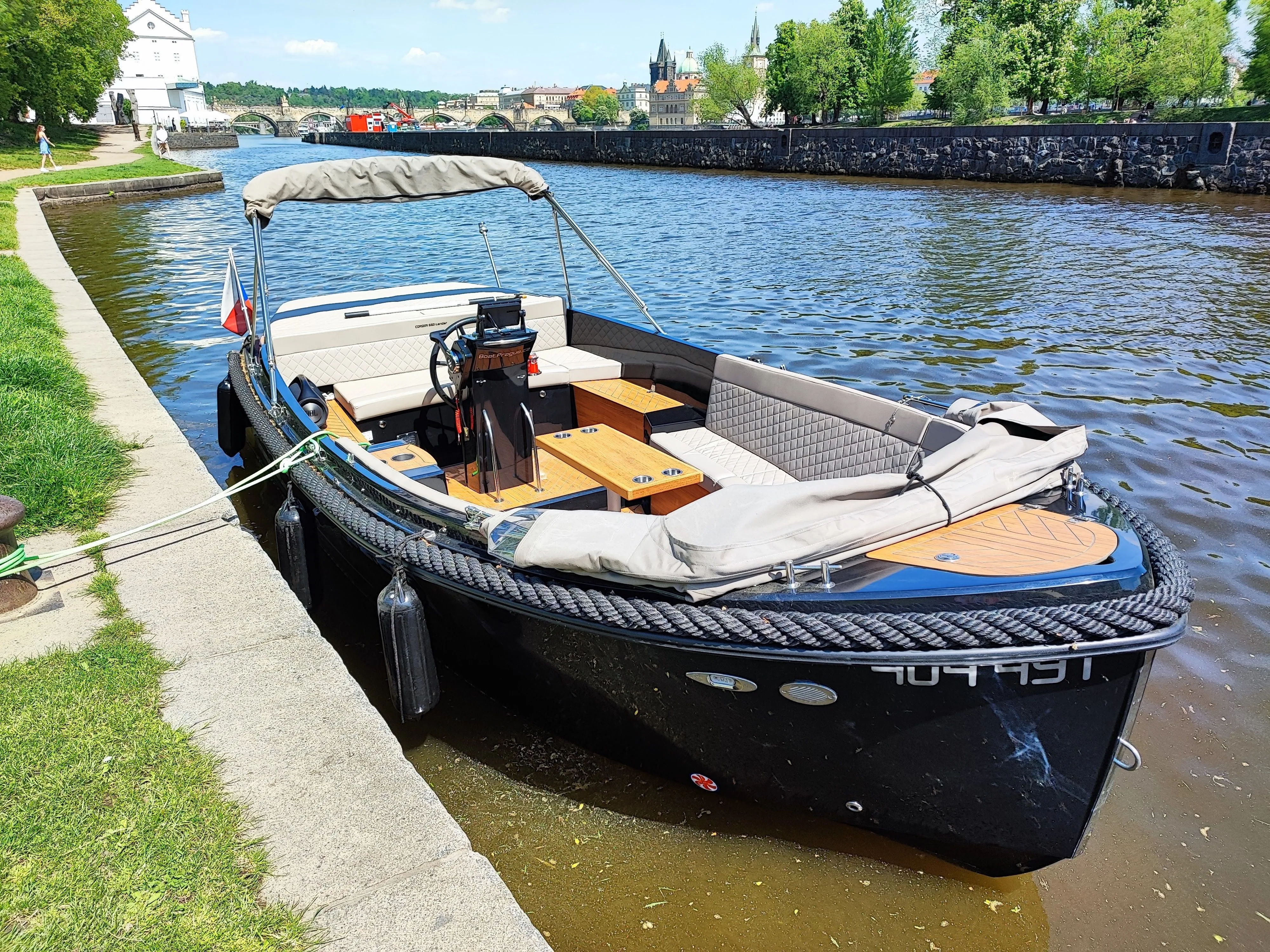 Rent a 6.3m Corsiva 650 in Prague