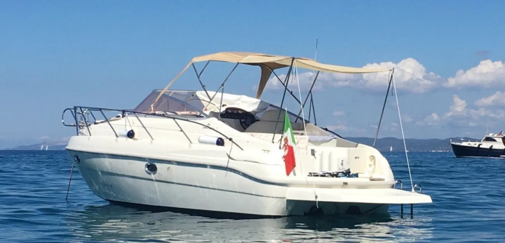 9m Menton Cranchi 28 Motor Boat Hire