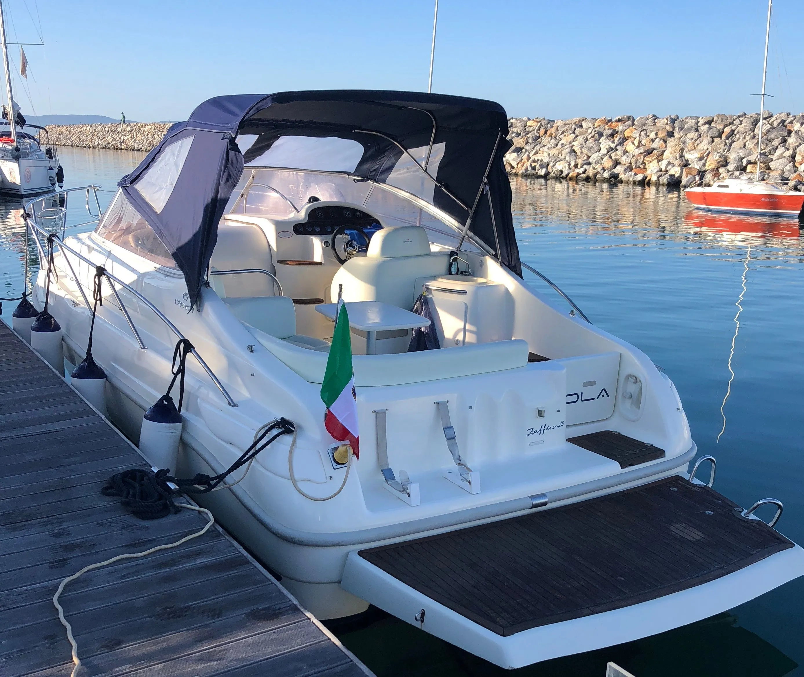9m Menton Cranchi 28 Motor Boat Hire