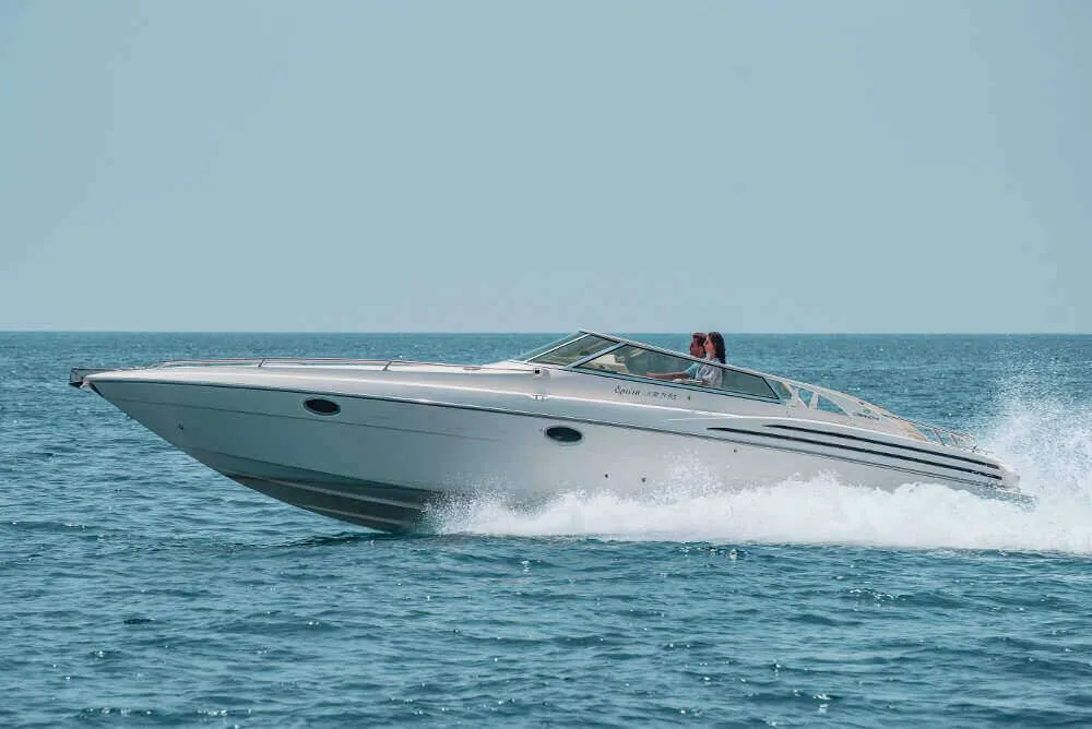 Rent a 10.75m Motor Yacht Cranchi 35 in Zakynthos Town