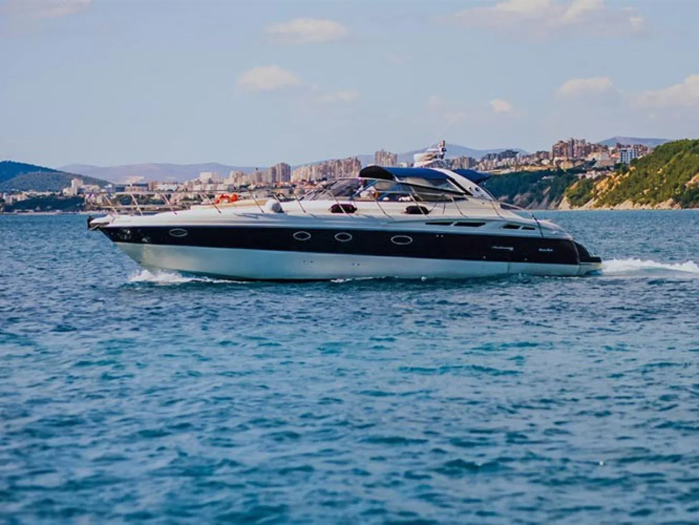 Tuki u Remo Charter Boat