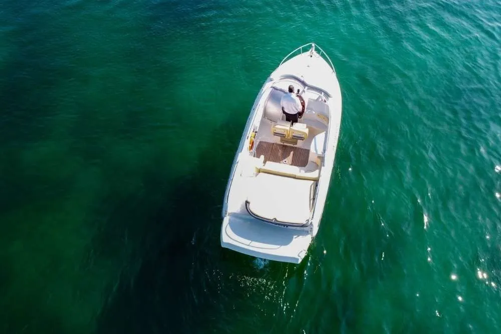 Moniga Kiralık Cranchi CSL27 8.9m Motorlu Tekne