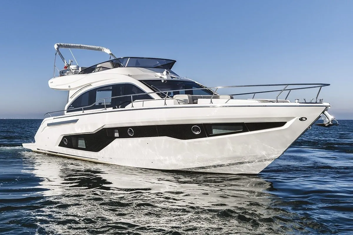 13.99m Portimão Cranchi E 52 F Evoluzione Hire