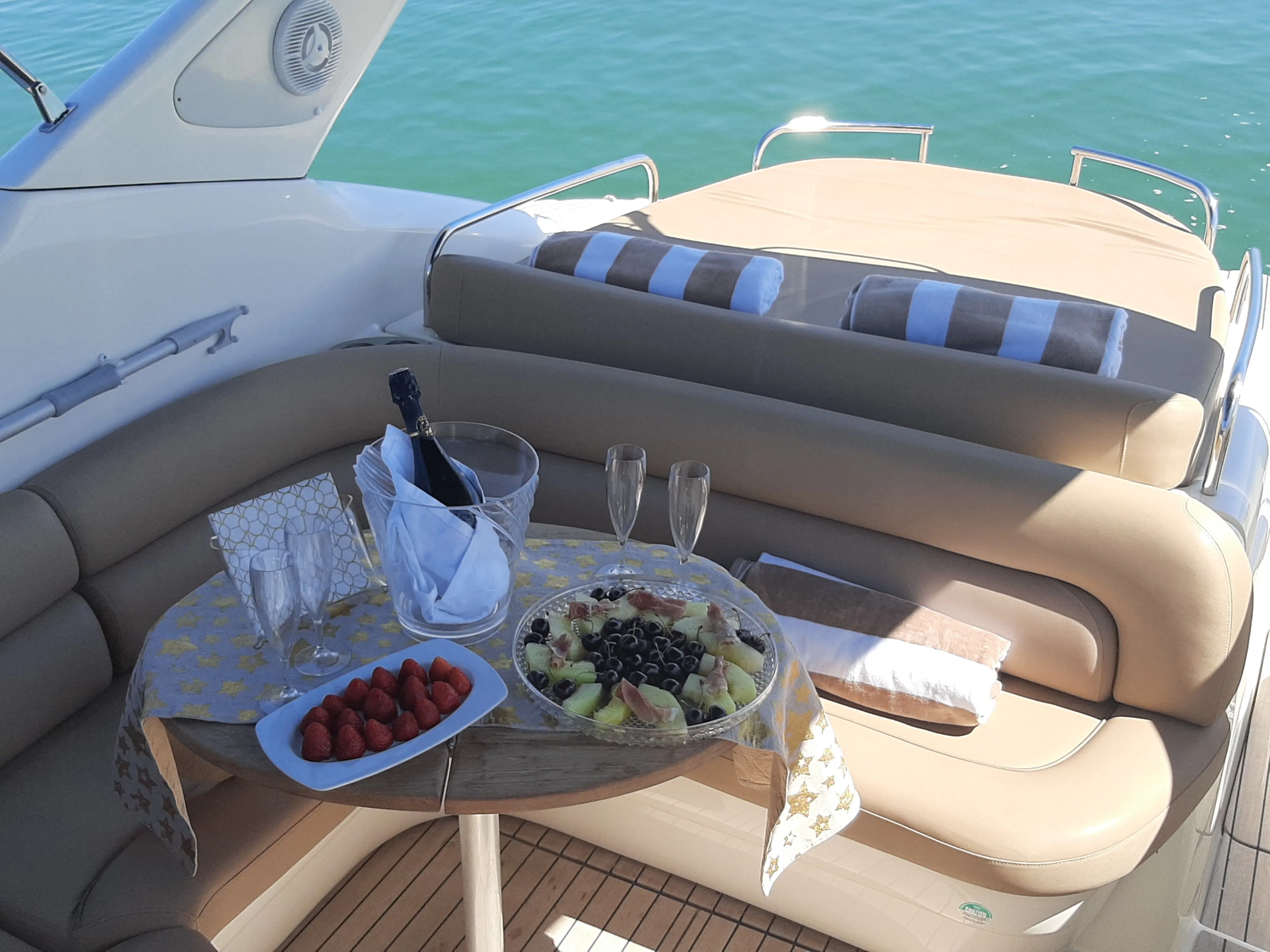 Rent a 11.95m Cranchi Endurance 39 Motor Yacht in Lagos