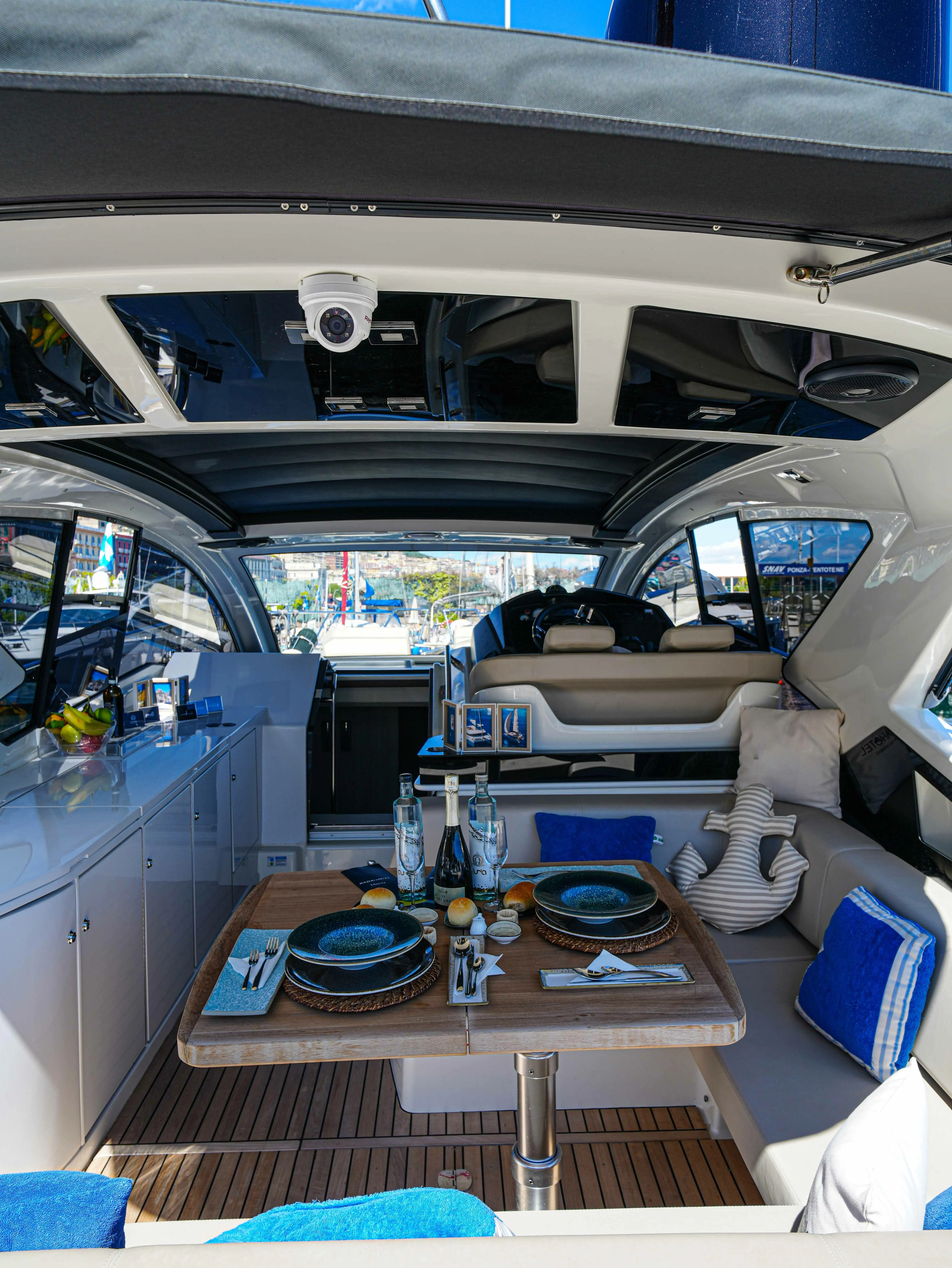 No Name Charterboot - 5