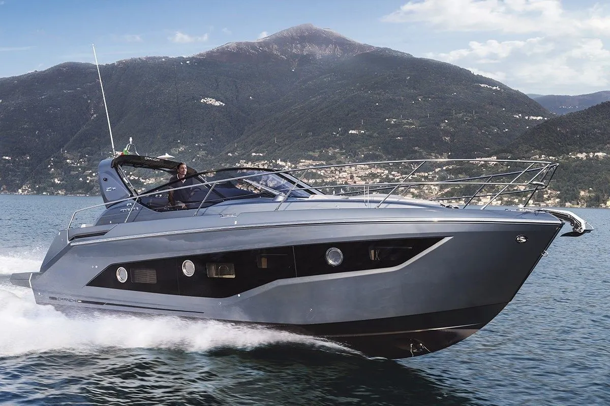 Rent a 11.7m Motor Yacht Cranchi Z35 in Sochi