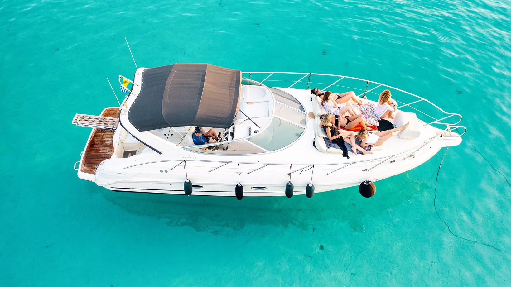 Rent a 10.3m Motor Yacht in Nikiti