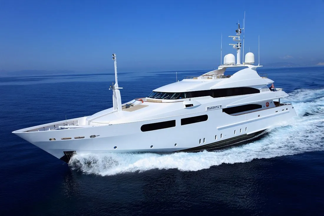 Boot - Charter a 43m CRN 141 in Bodrum