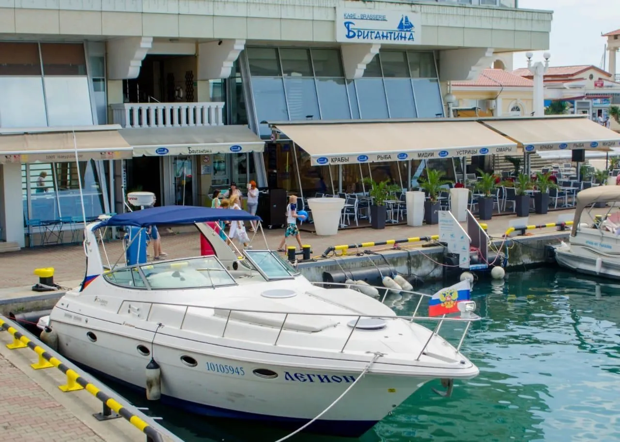 Tekne - Sochi 10.8m Kiralık Cruiser Yachts 3375 Motoryat