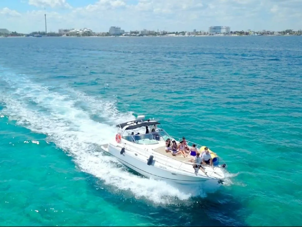 Cancun 13.18m Kiralık 2 Kabinli Motoryat