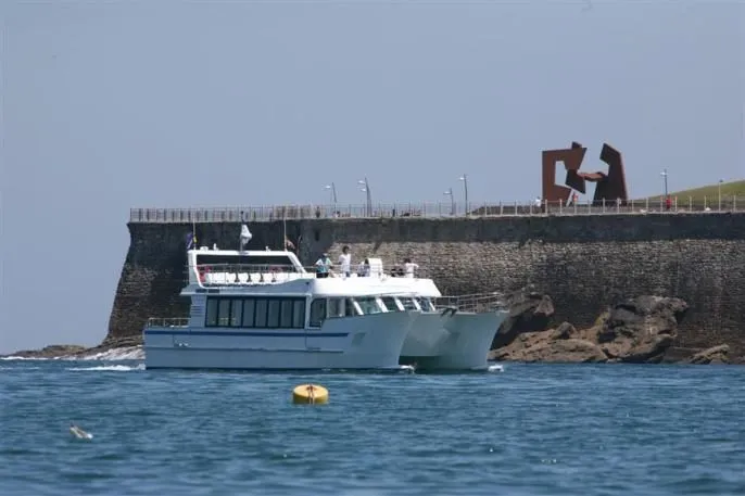 Charter a 16.5m Power Catamaran in San Sebastián