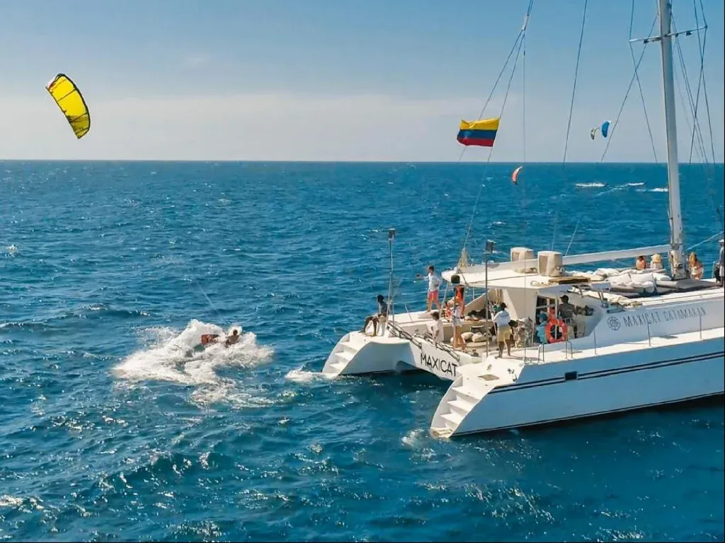 Charter a 19.8m 2 Cabin Catamaran in Cartagena de Indias